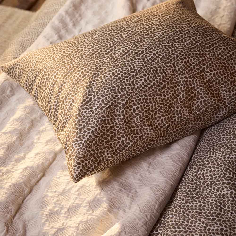 Lexington Leaf Vines Printed Cotton Sateen Örngott