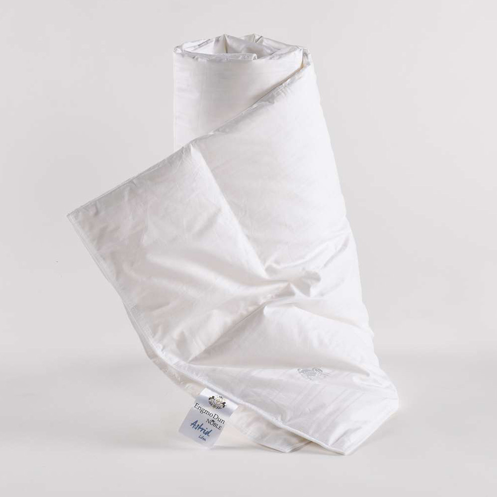 Engmo Dun Liten Astrid Barntäcke TOG 4