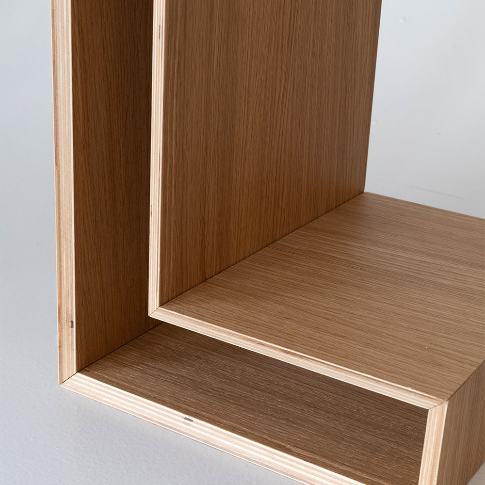 Maze L-shelf V&auml;ggh&auml;ngt S&auml;ngbord