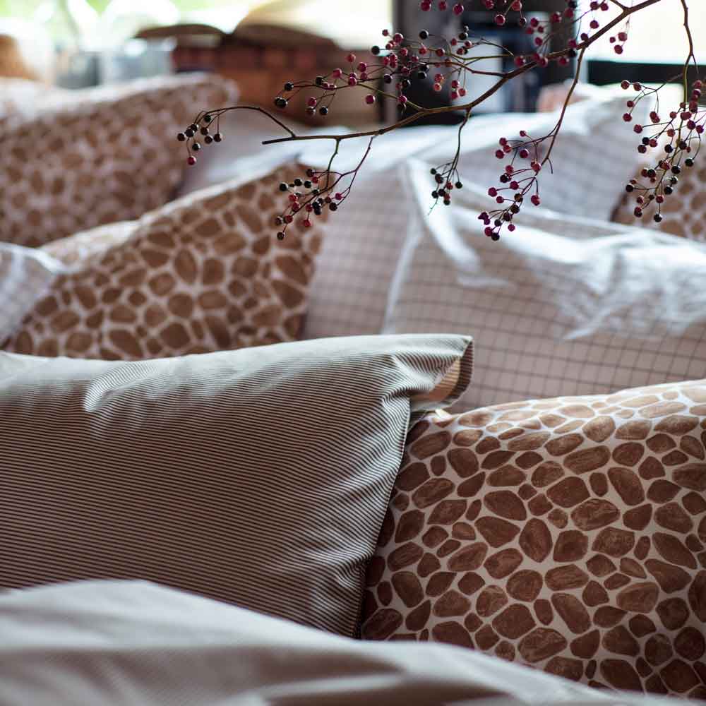 Lexington Printed Giraffe Organic P&aring;slakan