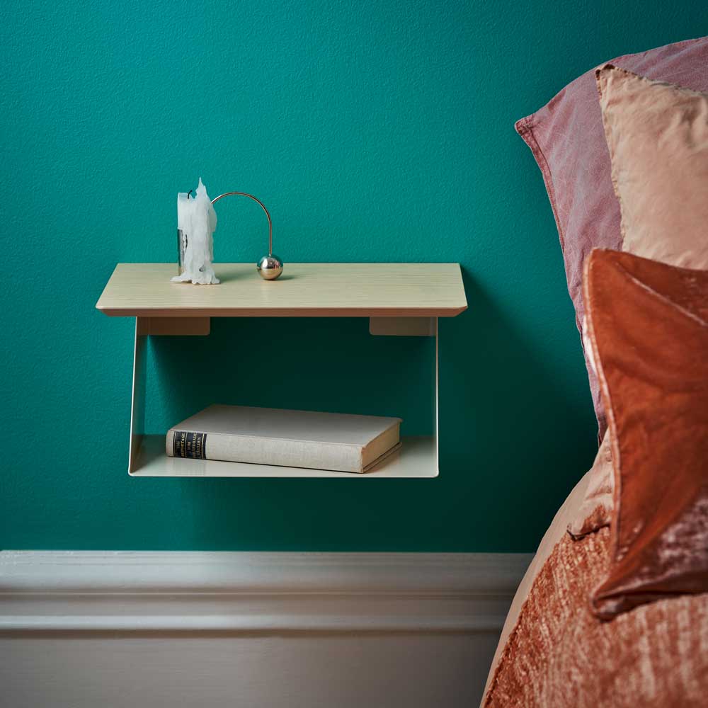 Maze Edgy Wood Vägghängt Sängbord