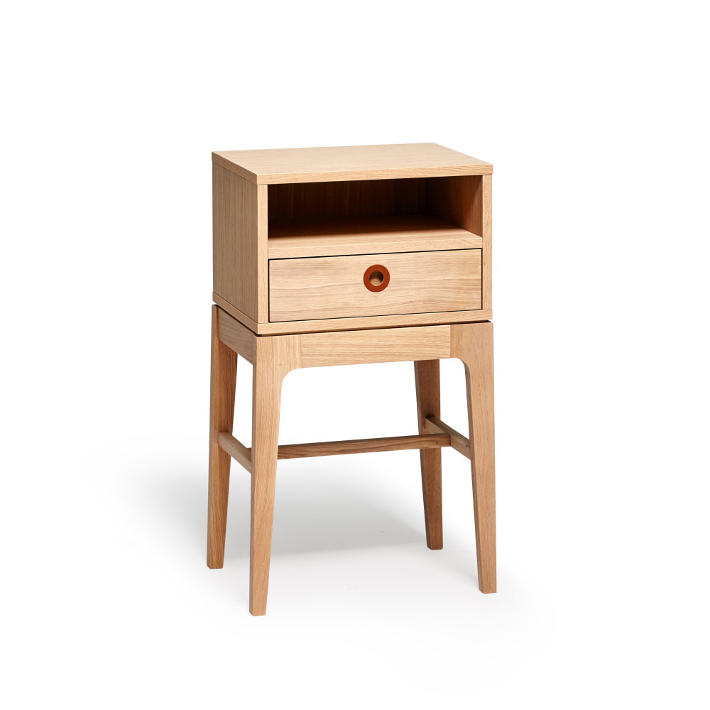 Mavis Höllviken Litet Sängbord Höga Ben