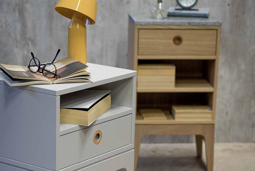 S&auml;ngbord fr&aring;n Mavis