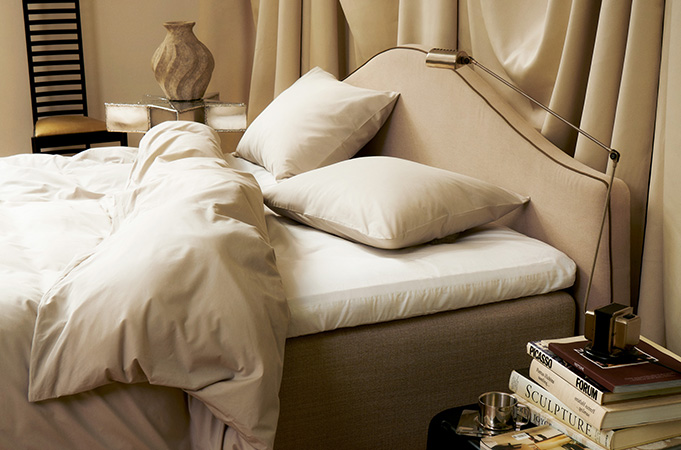 Beiga sängkläder i silke från Ogland